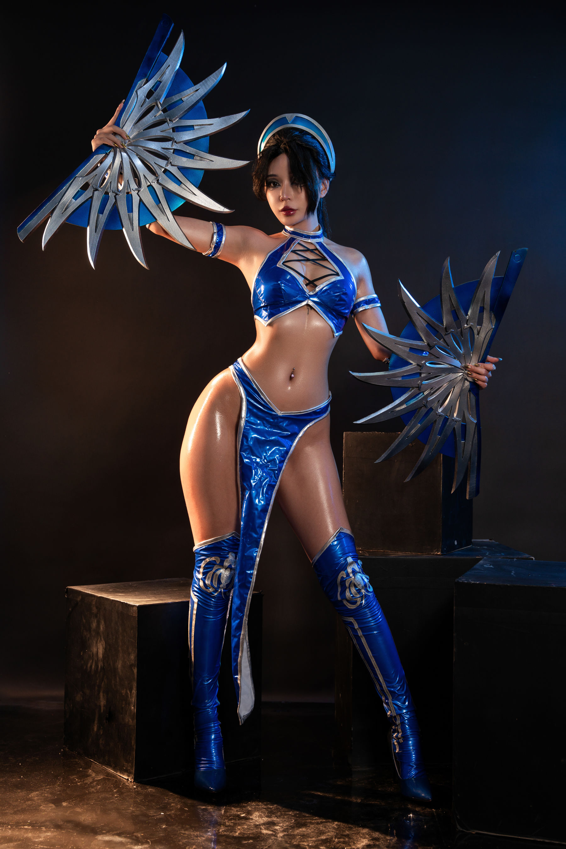 Umeko J - cosplay Kitana Mortal Kombat