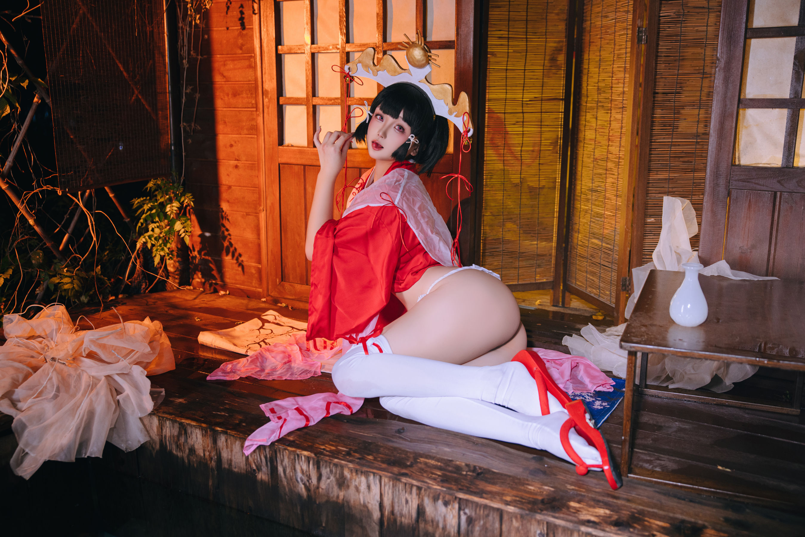 Cosplay 日奈娇 - 辉夜巫女